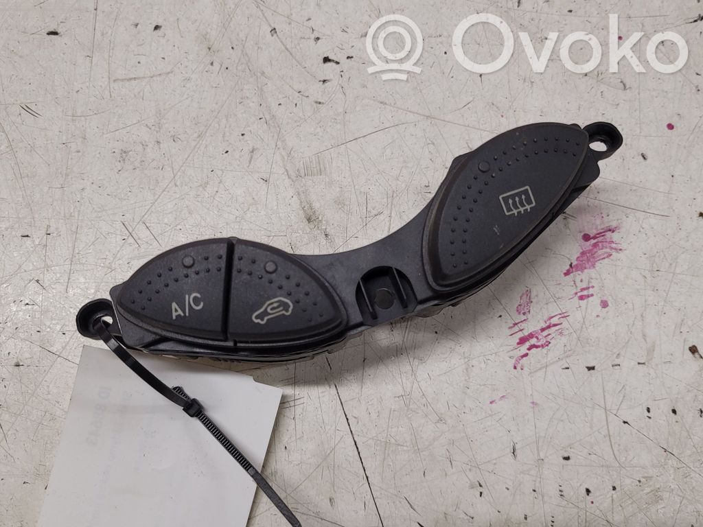 Ford Focus Windscreen/window heater switch 