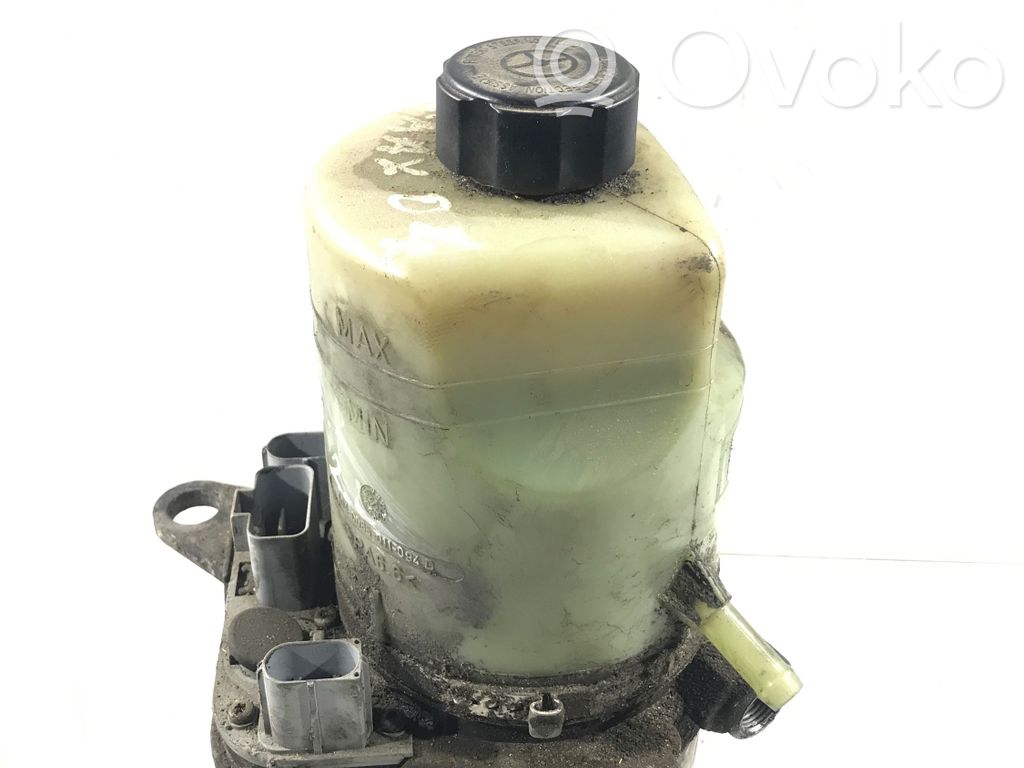 Ford Focus C-MAX Power steering pump 