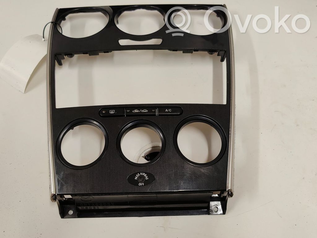 KIA Sorento Radio/GPS head unit trim 