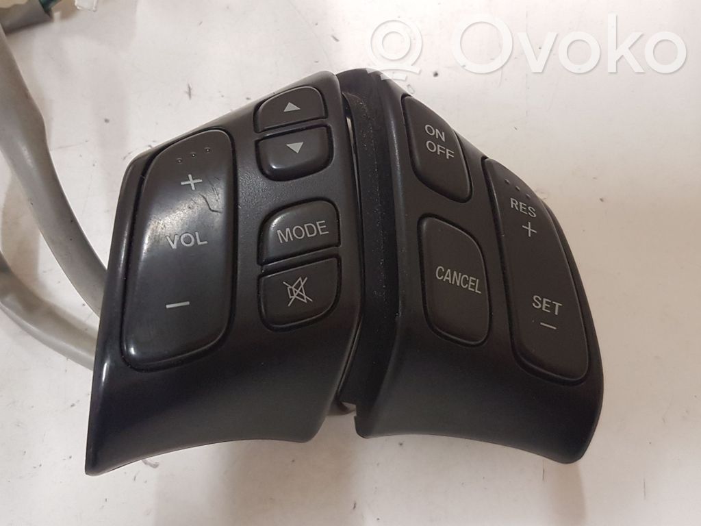 Mazda 6 Steering wheel buttons/switches 