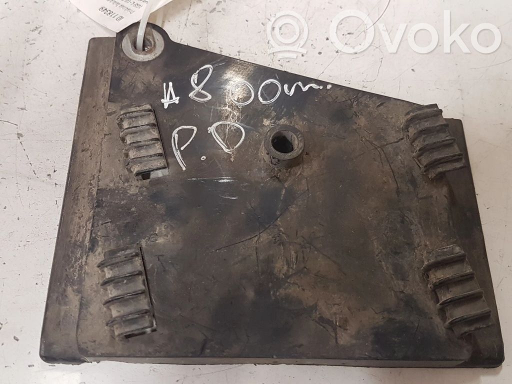 Front bumper mounting bracket   4D0807254