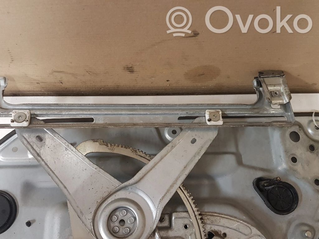 Volvo V50 Meccanismo di sollevamento del finestrino posteriore senza motorino 