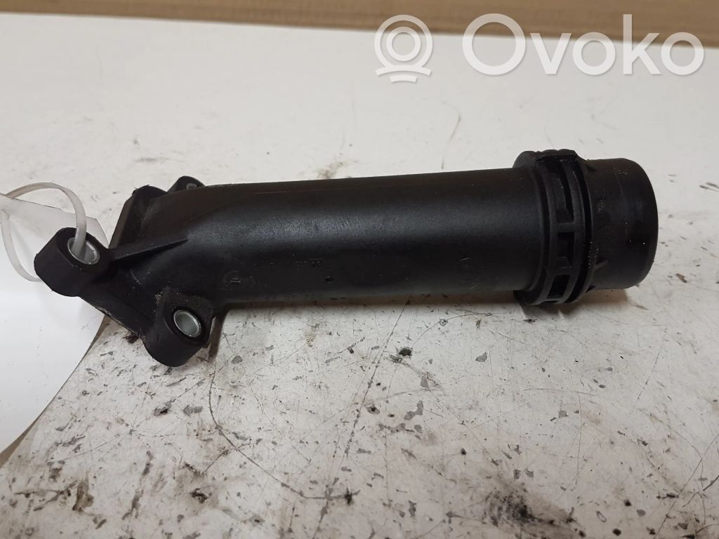 BMW 5 F10 F11 Conductă/furtun lichid de răcire motor 