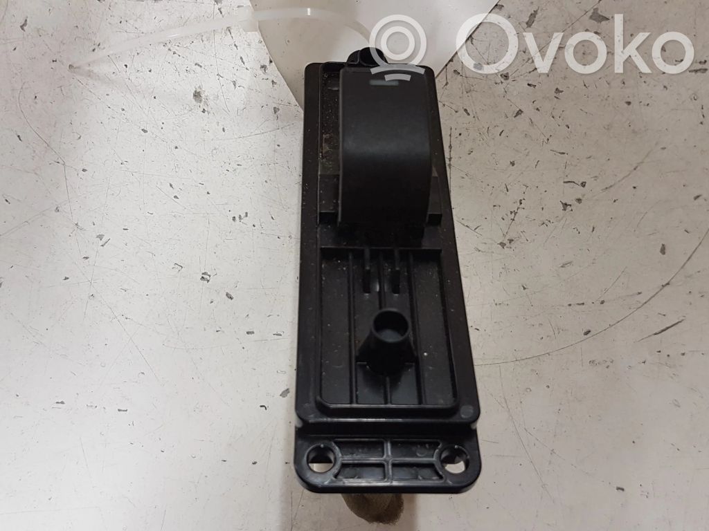 Interrupteur commade lève-vitre   5AA867EA04