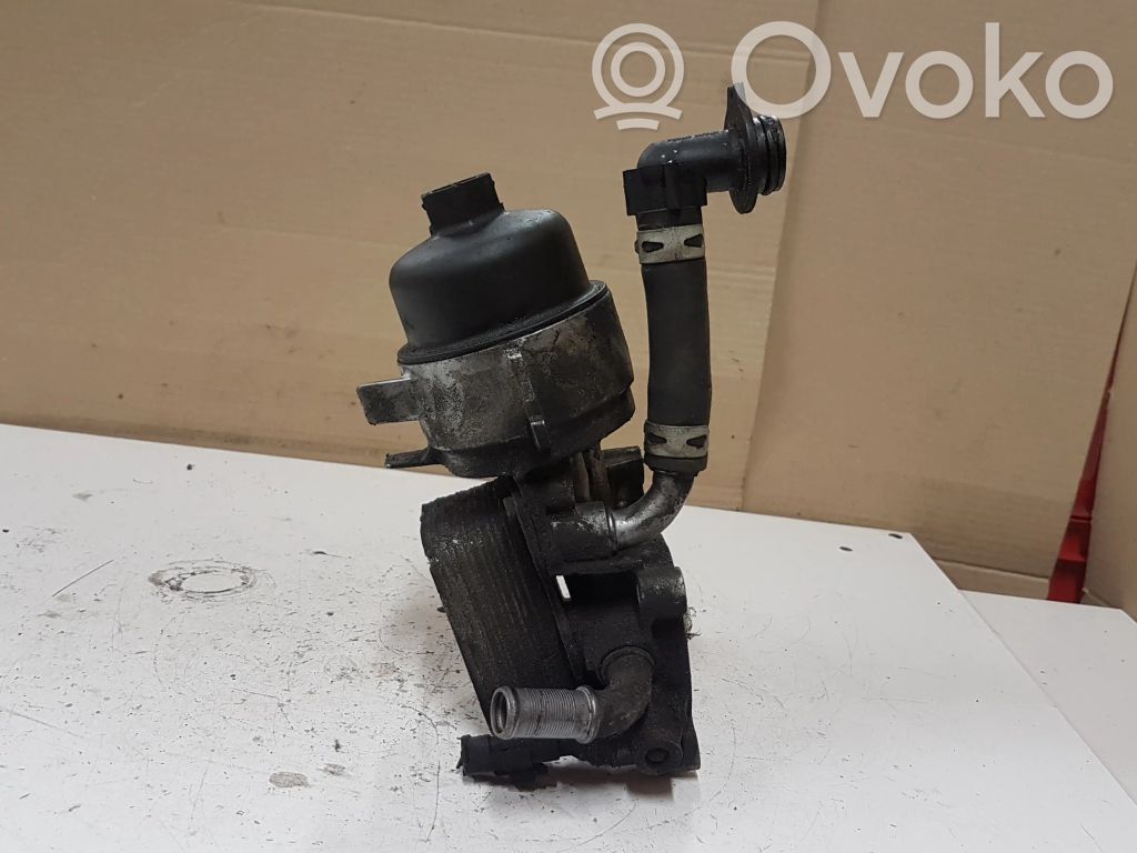 Ford Focus Oil filter mounting bracket 