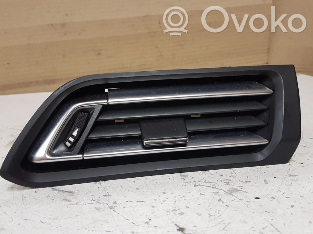 Peugeot 308 Copertura griglia di ventilazione laterale cruscotto