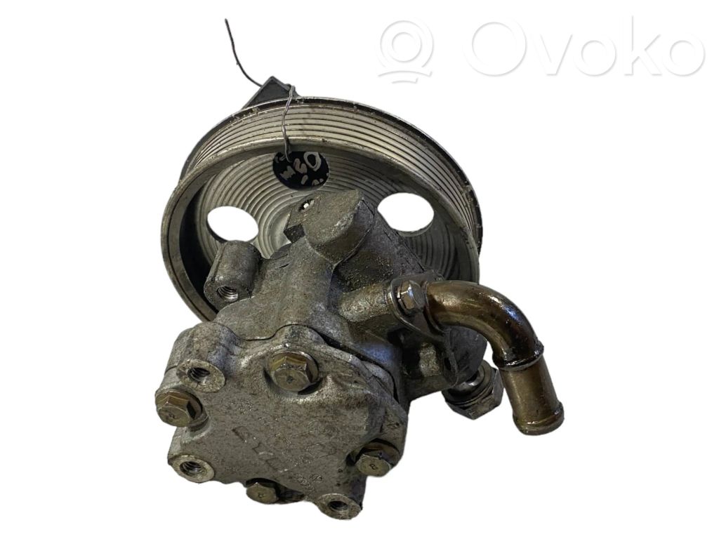Audi A4 S4 B7 8E 8H Ohjaustehostimen pumppu 