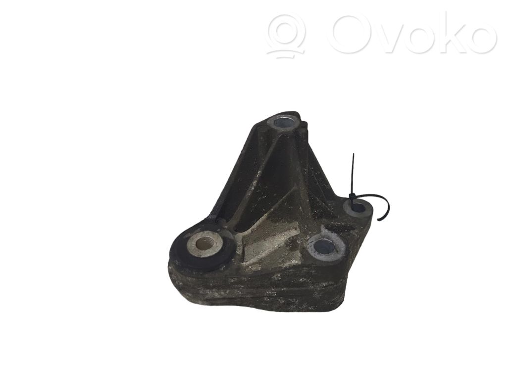 Volvo V40 Gearbox mounting bracket 