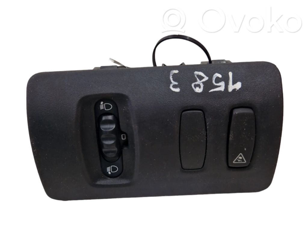 Renault Clio III Headlight level height control switch 