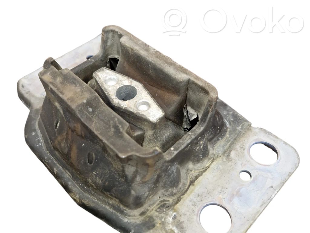 Ford Mondeo MK IV Engine mount bracket 