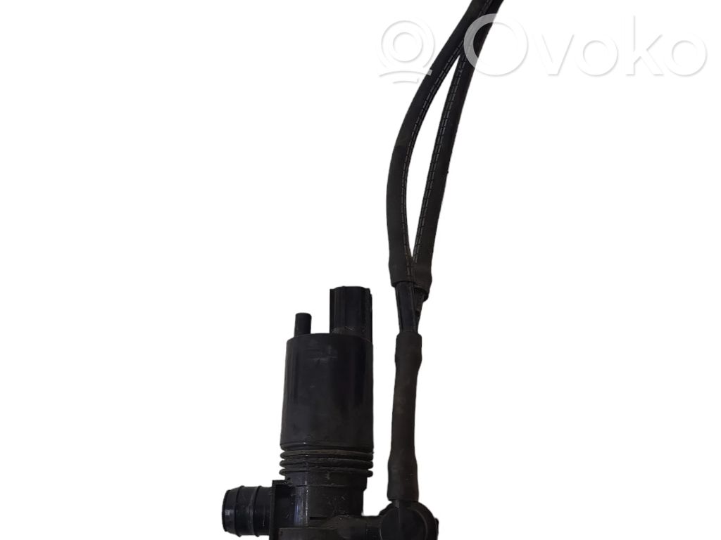 Volvo V40 Cross country Windscreen/windshield washer pump 