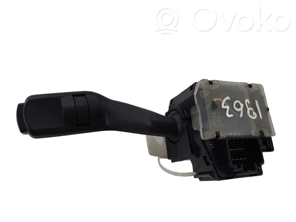 Ford C-MAX I Valytuvų rankenėlė 