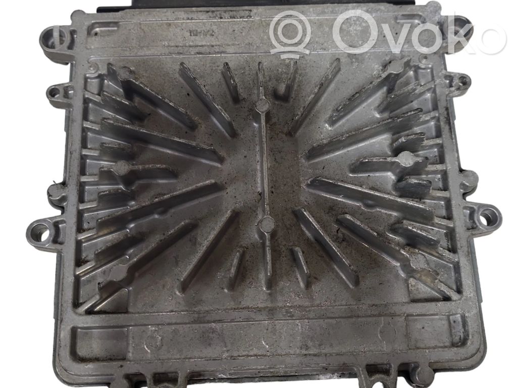 Unidad de control/módulo del motor   31336983,0281018414