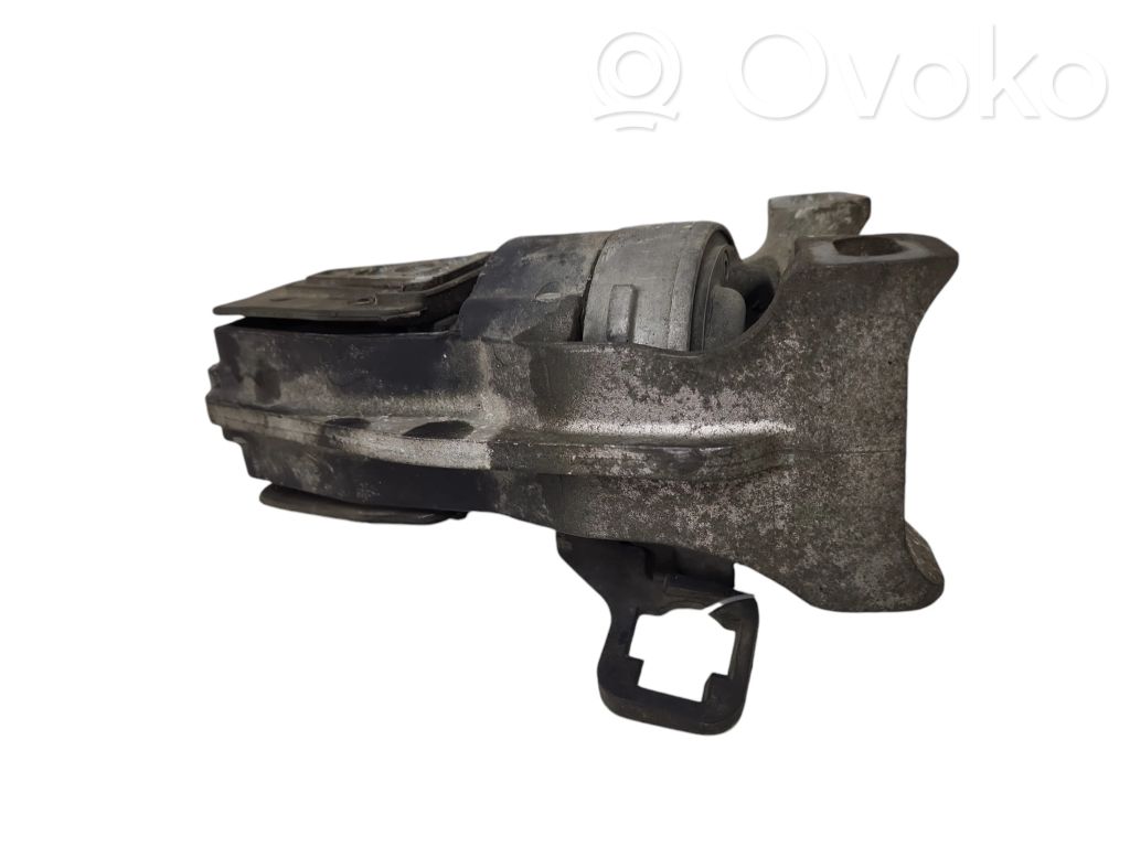 Peugeot 607 Engine mount bracket 