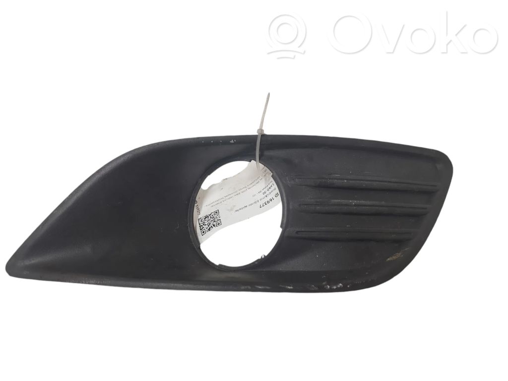 Ford Focus Etusumuvalon ritilä 
