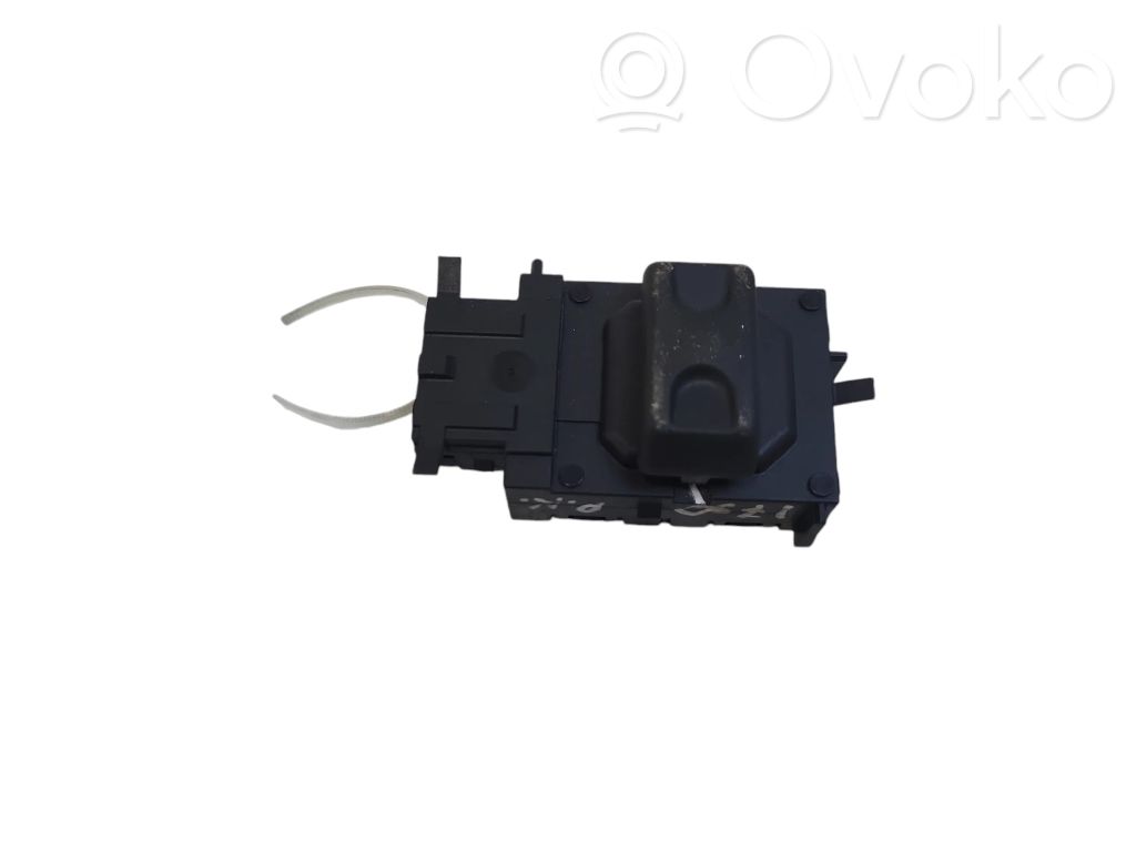 Citroen C5 Seat heating switch 