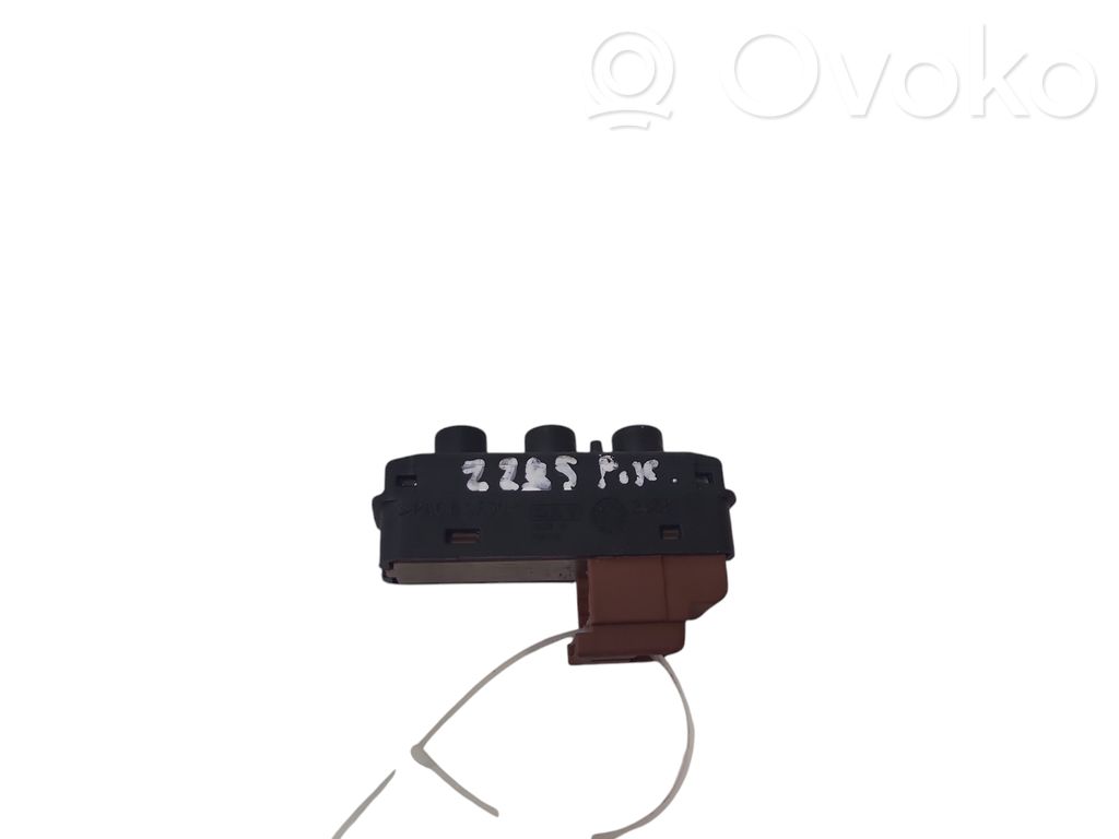 Seat memory switch   96602084XT