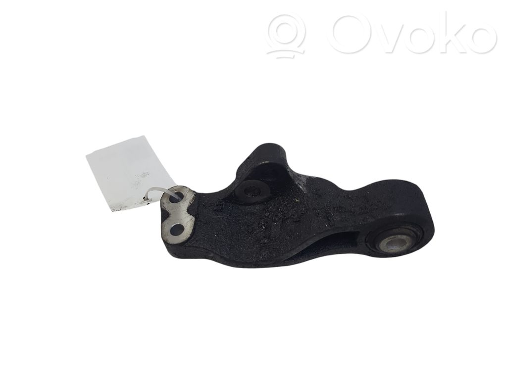 Volvo V40 Engine mounting bracket 