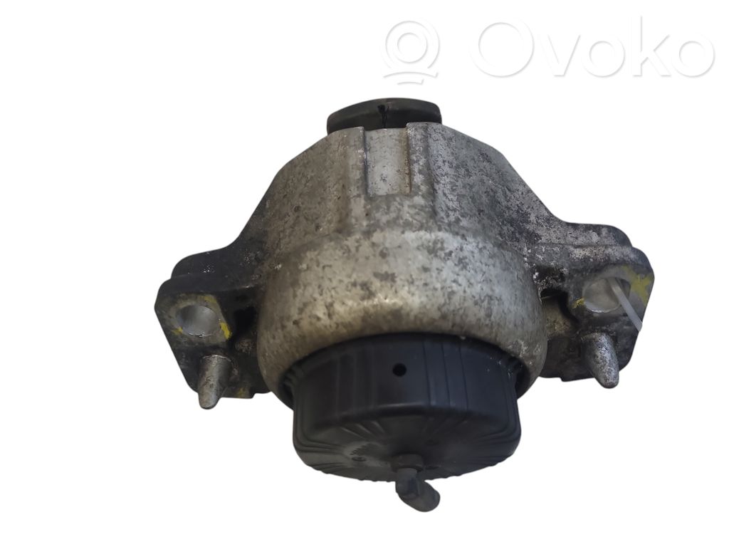 Jaguar XE Engine mount bracket 