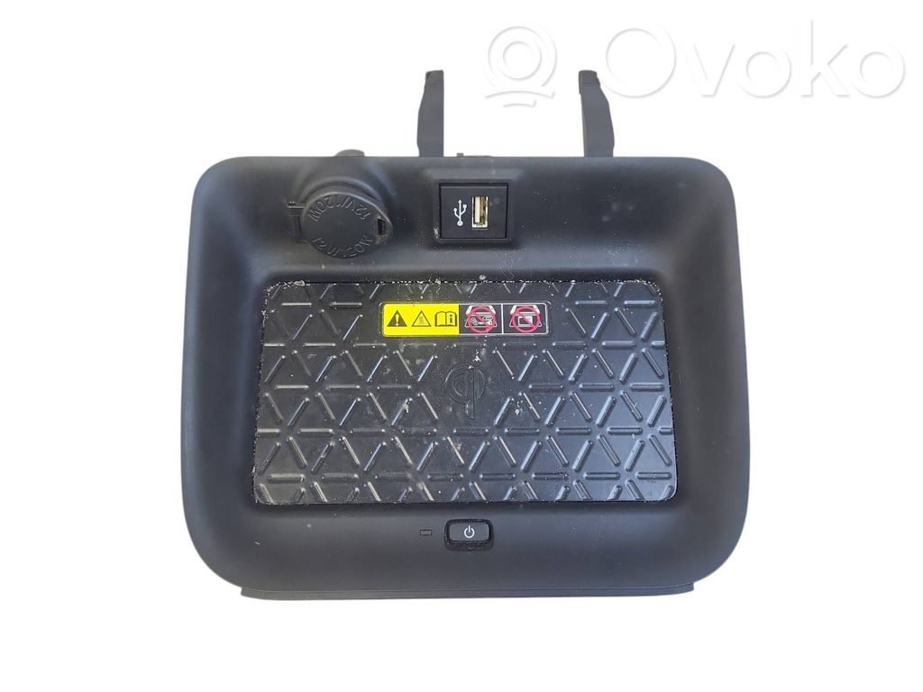 Toyota RAV 4 (XA50) Moduł ładowania bezprzewodowego 
