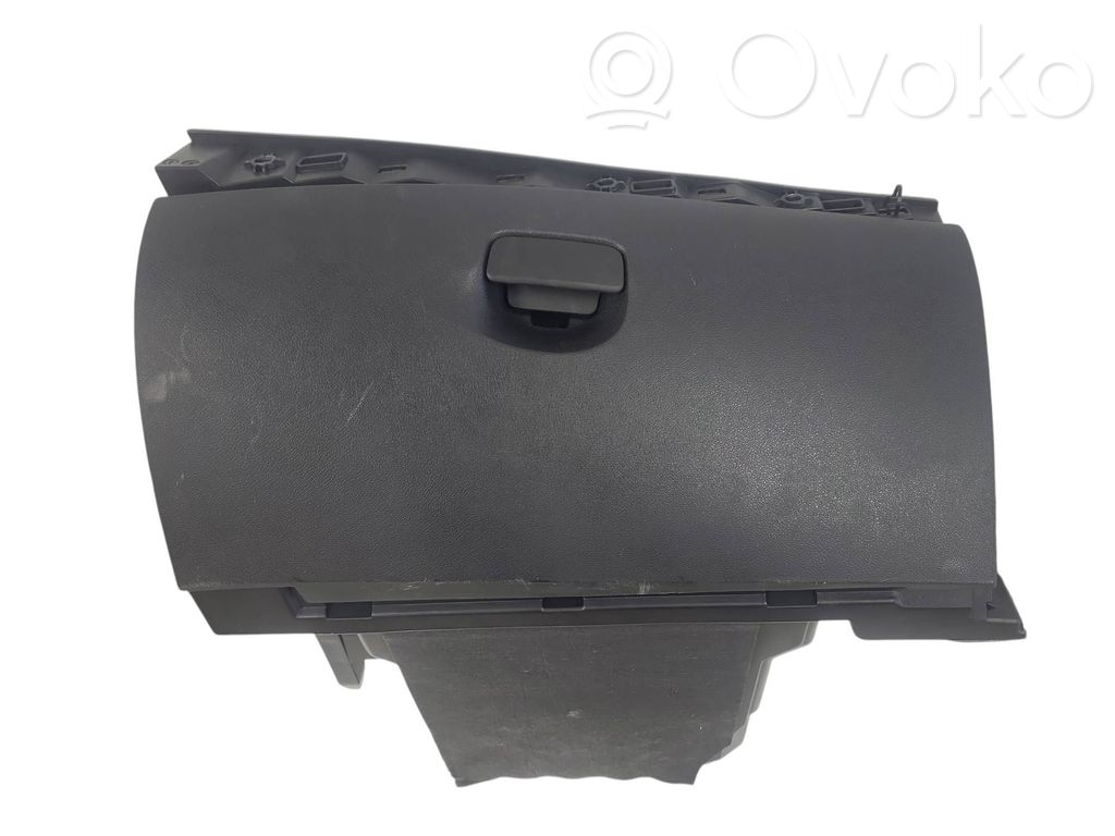 Renault Megane III Glove box 