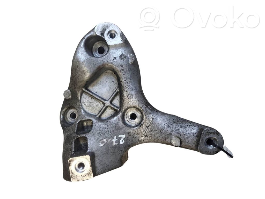 Volkswagen Golf Plus Staffa di montaggio del compressore dell’A/C 