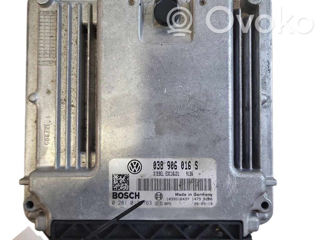 Volkswagen Transporter - Caravelle T5 Sterownik / Moduł ECU 