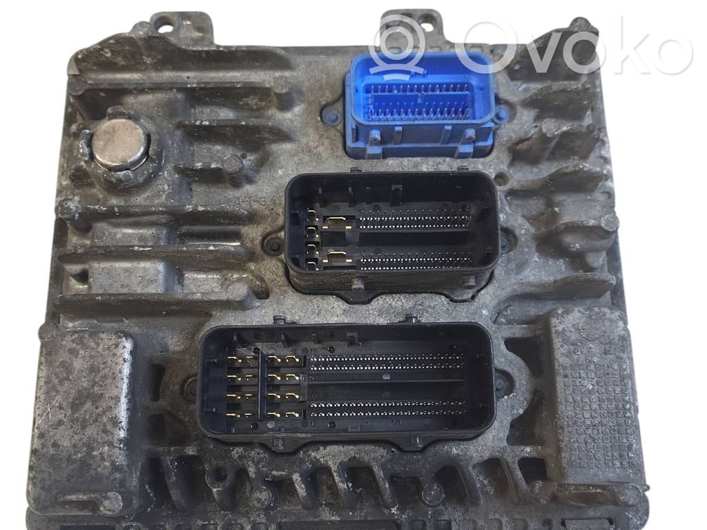 Opel Zafira C Engine control unit/module 
