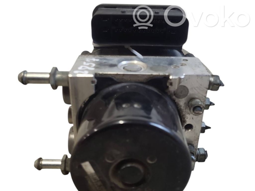 Subaru Outback ABS-pumppu 