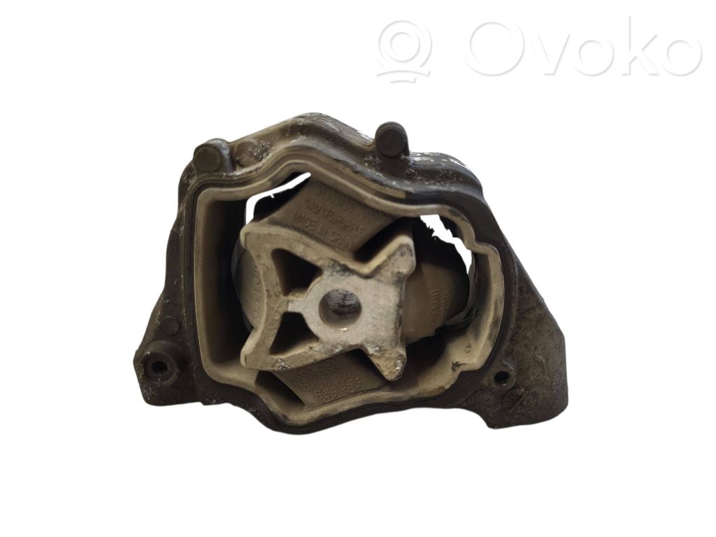 Volvo XC60 Engine mount bracket 