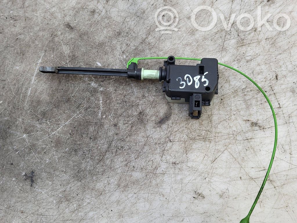 Volvo S60 Siłownik klapki wlewu paliwa 