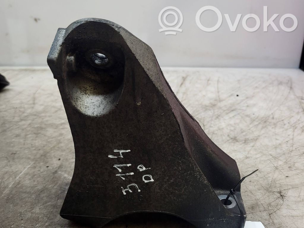 Engine mounting bracket   7L6199308C