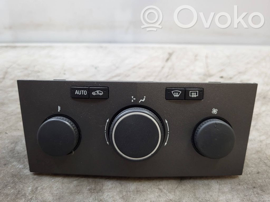 Opel Zafira B Climate control unit 