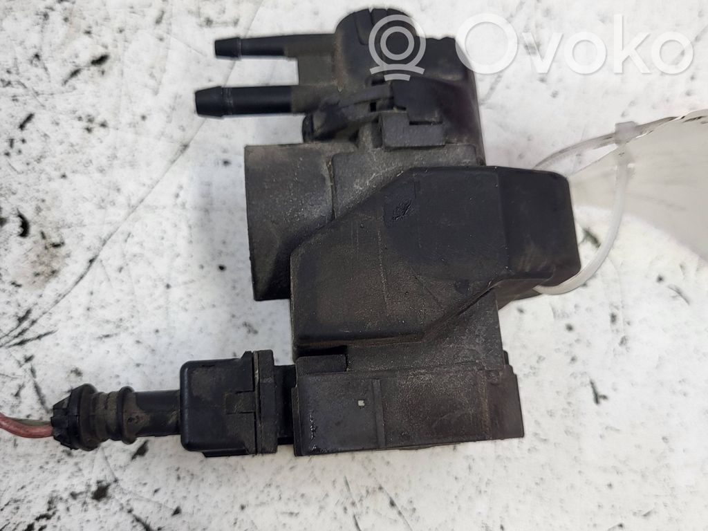 Nissan Juke I F15 Solenoidinis vožtuvas