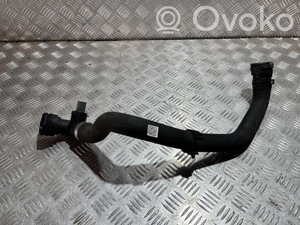Audi A4 S4 B9 Tuyau de liquide de refroidissement moteur 