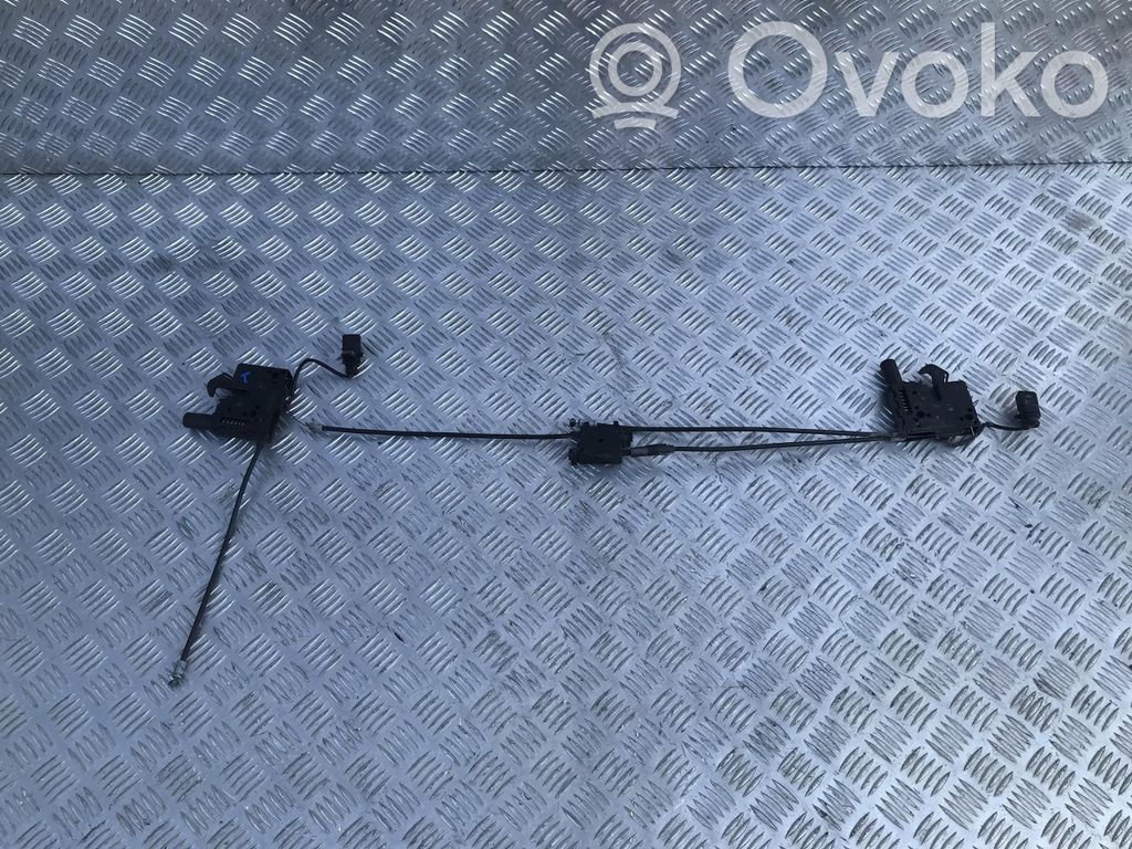 Serrure de capot   82A823509,82A823509