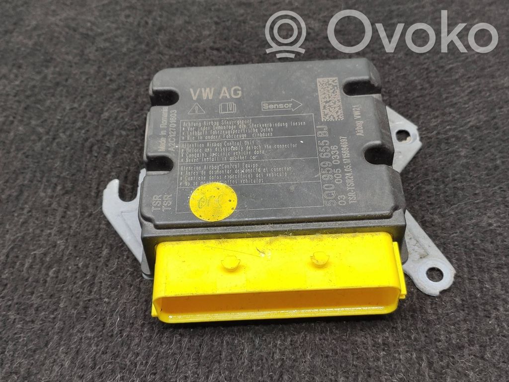 Volkswagen Touran III Airbag control unit/module 
