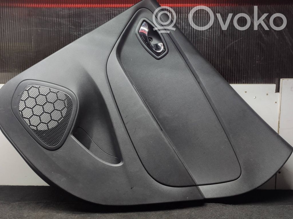 Renault Captur Takaoven verhoilu 