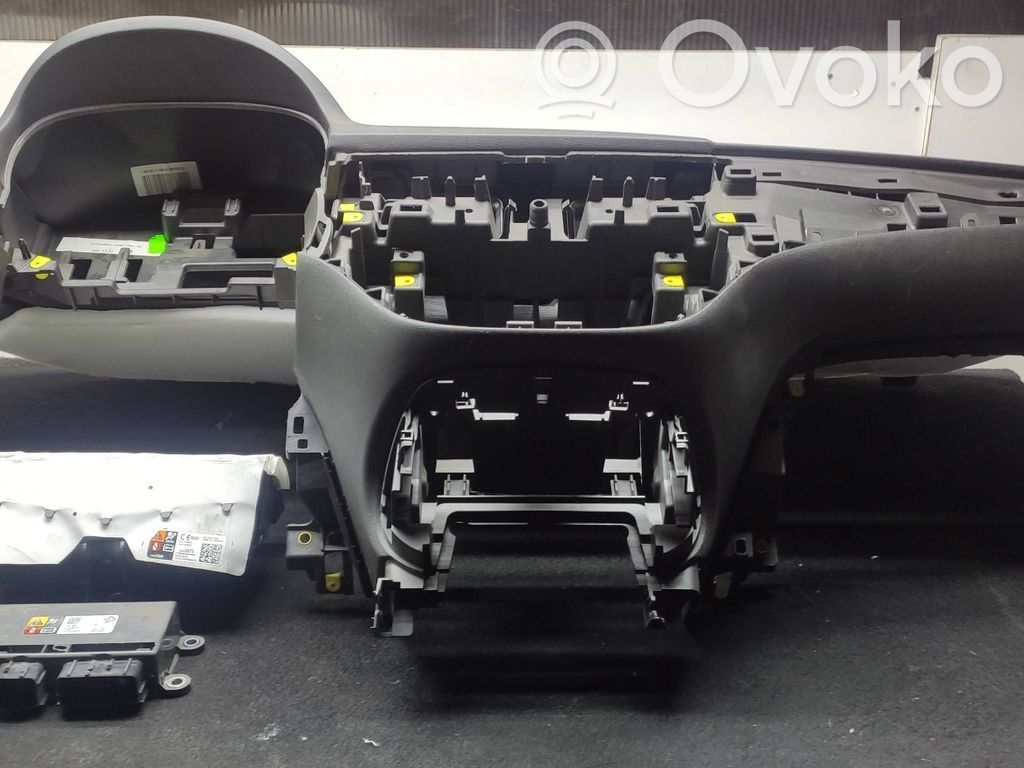 Opel Corsa E Dashboard 