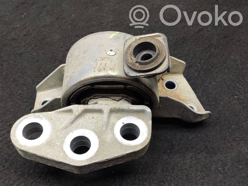 Opel Corsa E Engine mount bracket 