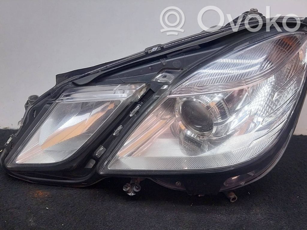 Mercedes-Benz E W212 Lampa przednia 