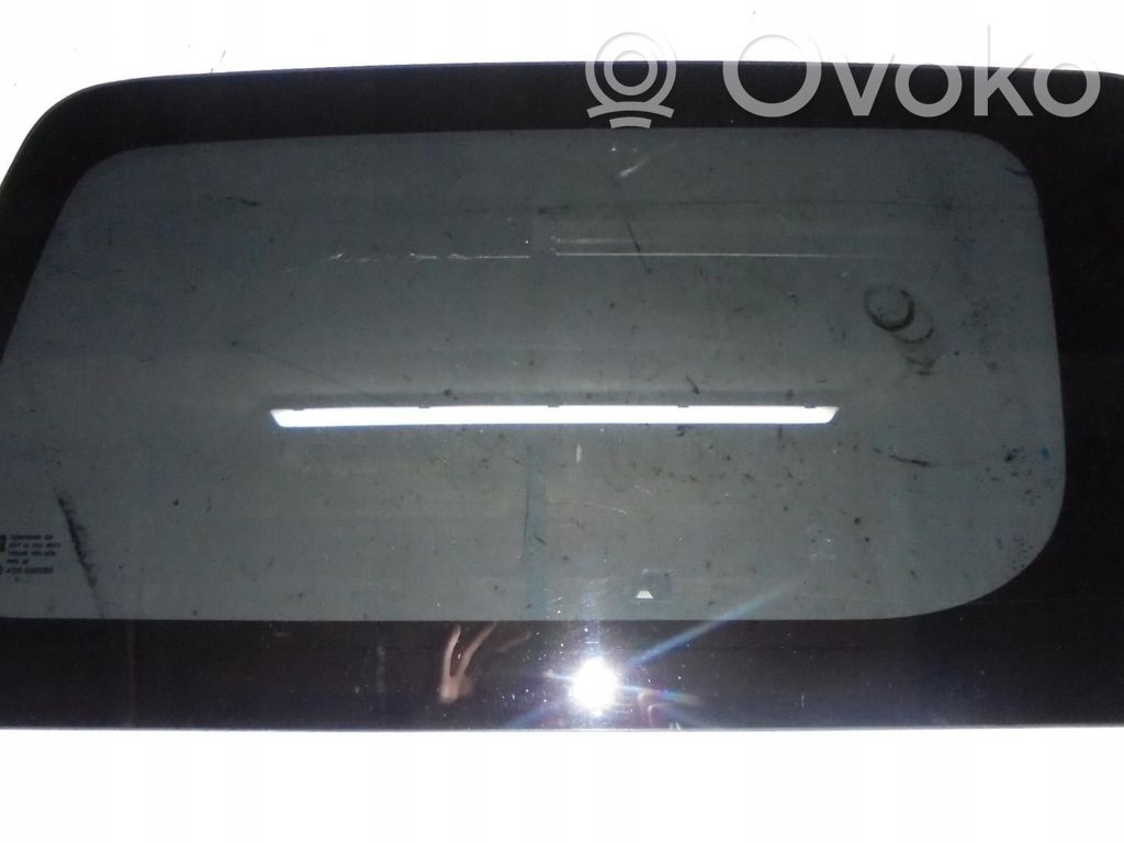 Vidrio lateral trasero