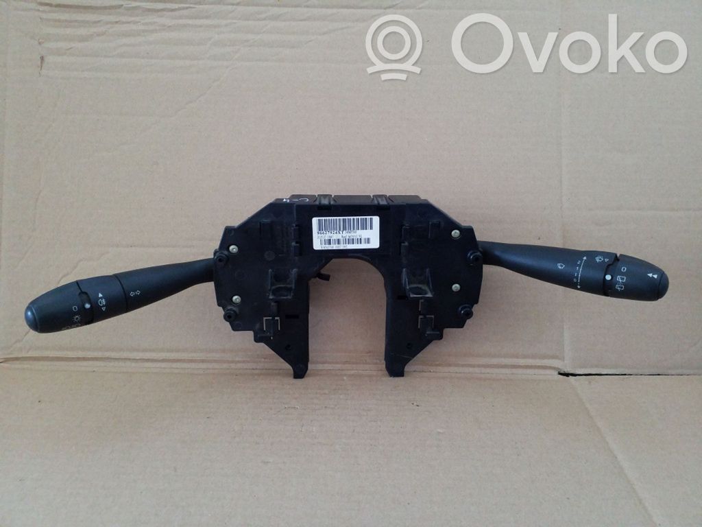 Citroen C4 I Interruptor/palanca de limpiador de luz de giro 