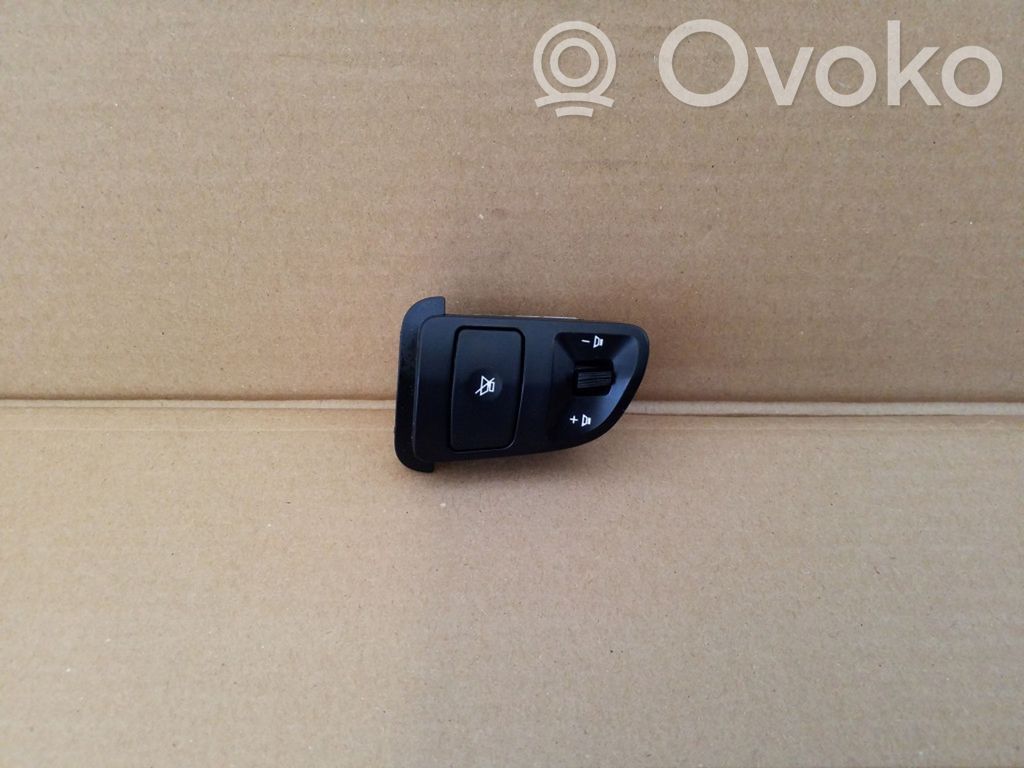 KIA Ceed Sound control switch 