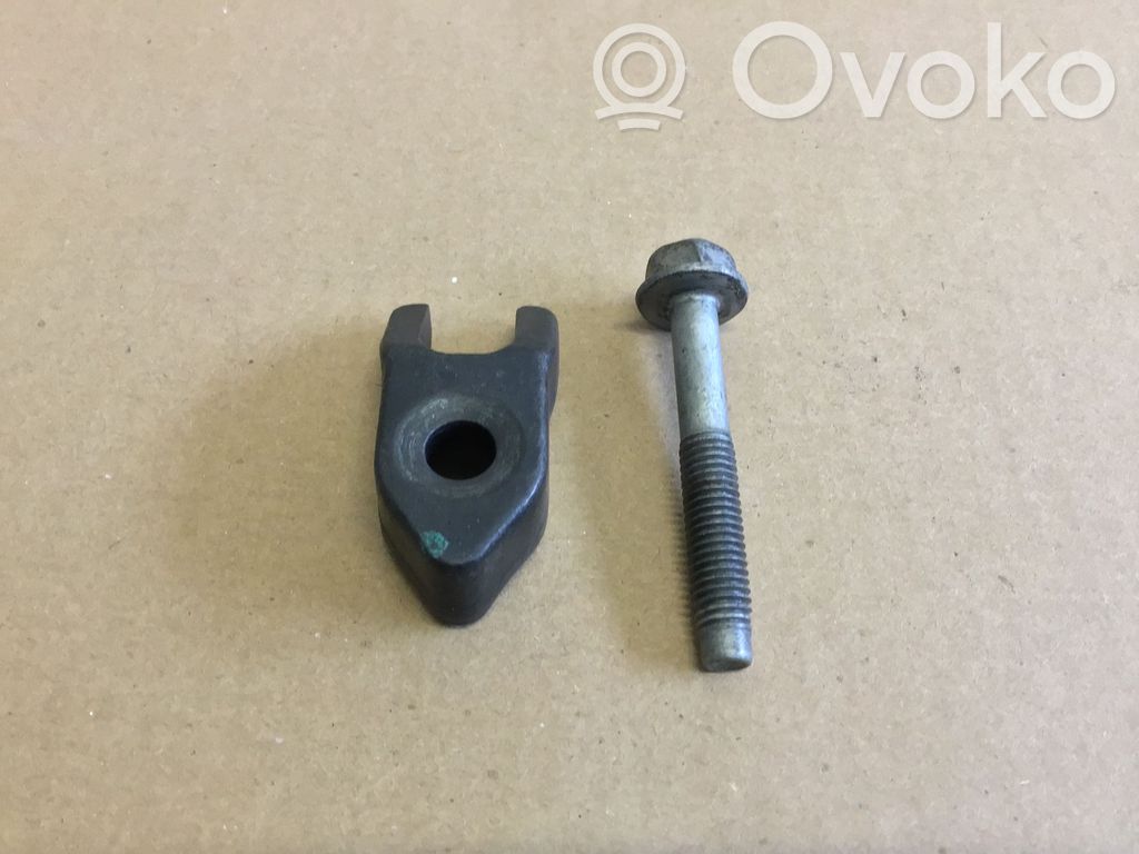 Chevrolet Cruze Halterung Einspritzdüse Injektor 