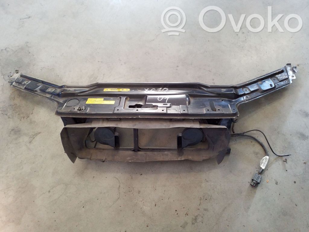 Volvo XC70 Staffa del pannello di supporto del radiatore parte superiore 