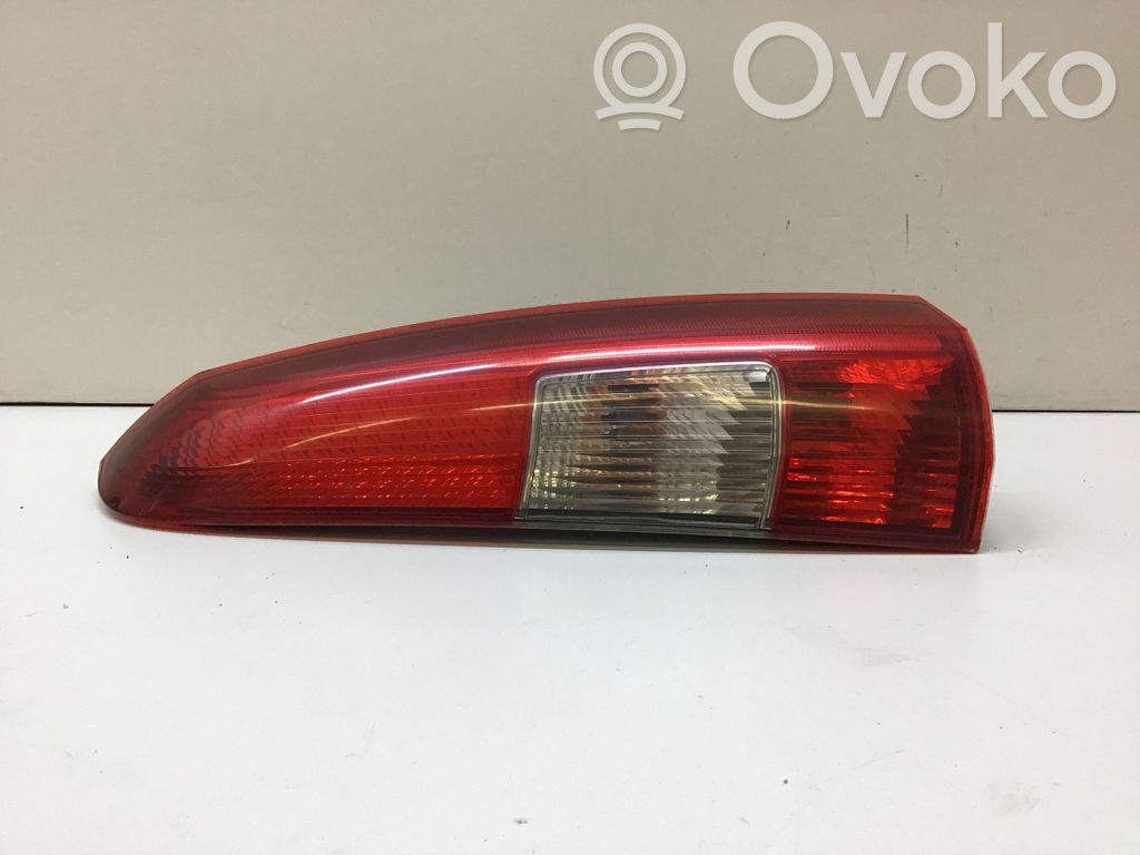 Volvo V70 Galinis žibintas kėbule 