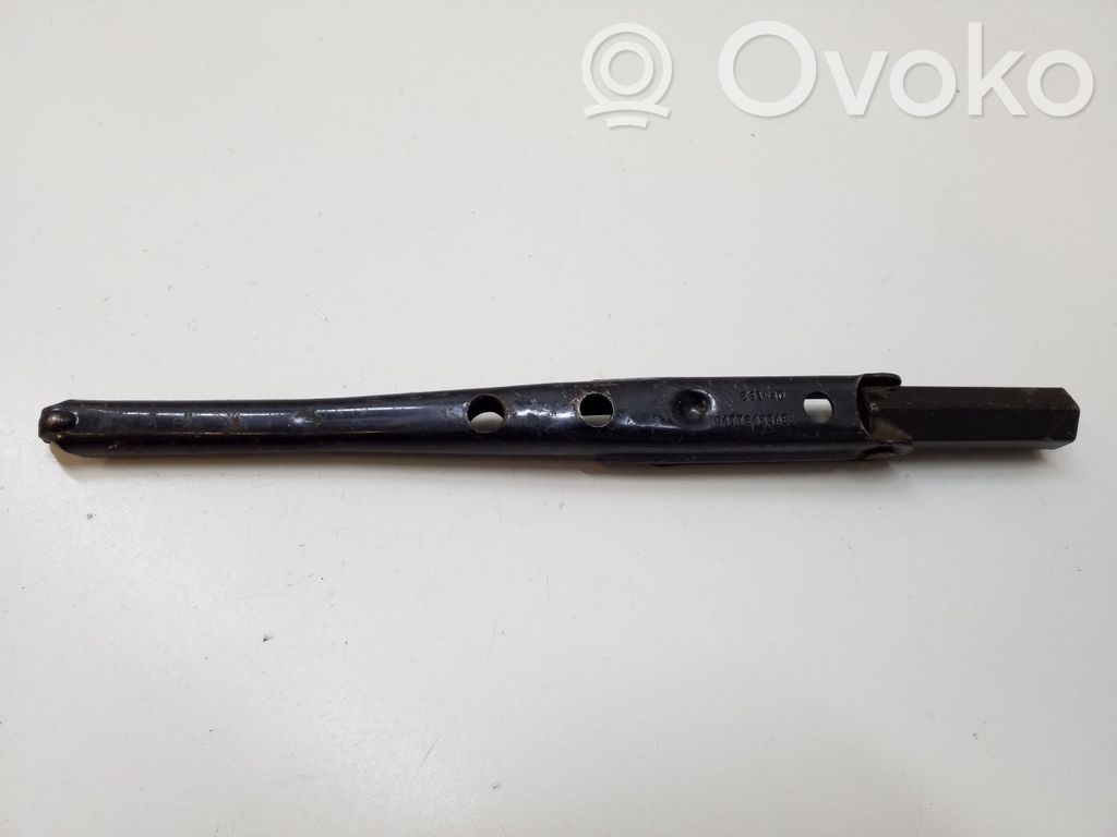 Chrysler Town & Country V Llave de tuercas de rueda 