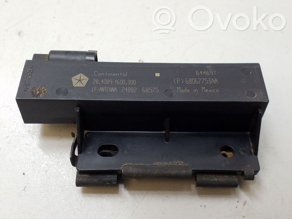 Dodge Challenger Aerial antenna amplifier 