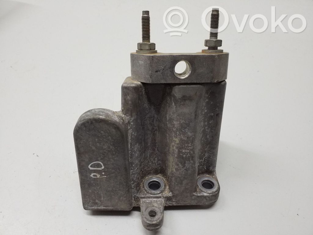 Engine mounting bracket   04726022AB